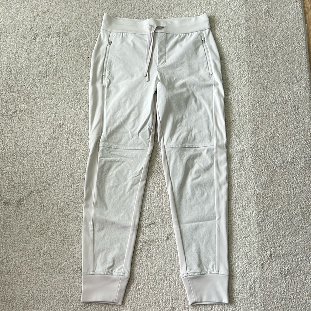 Athleta Headlands Hybrid Joggers, Size 6, In Excellent Used Condition.